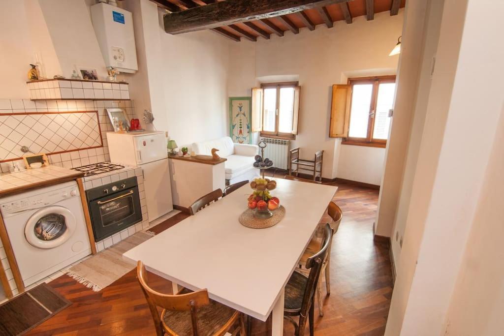 Romantic In San Frediano
